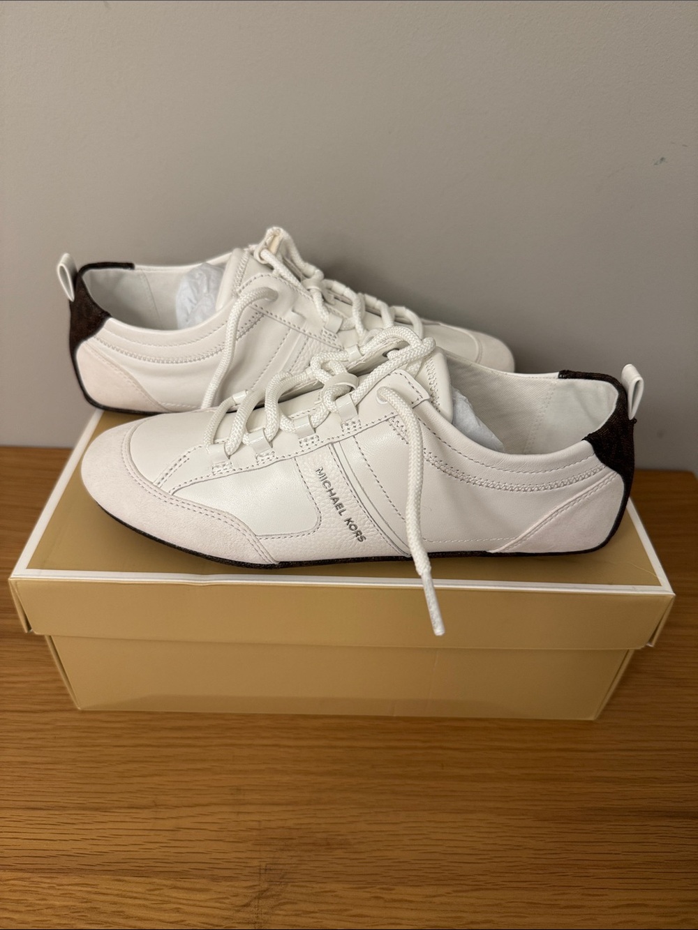 Michael Kors Keely Leather Trainer White and Brown Women’s Lace-Up Sneakers 7.5